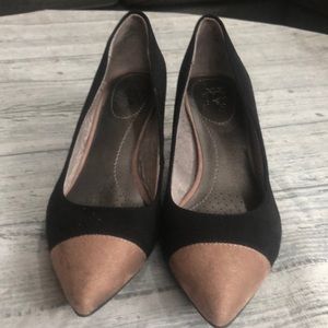 LIFE STRIDE Black with Tan tip suede 2 inch heels